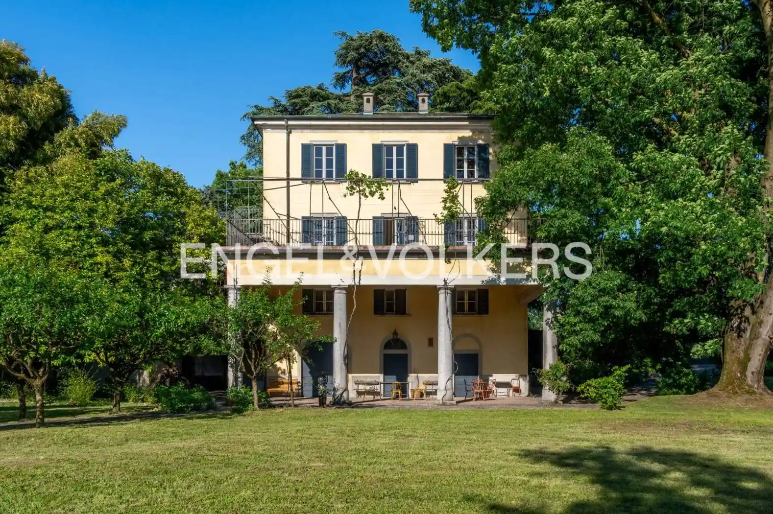 Villa in vendita a Casnate con Bernate