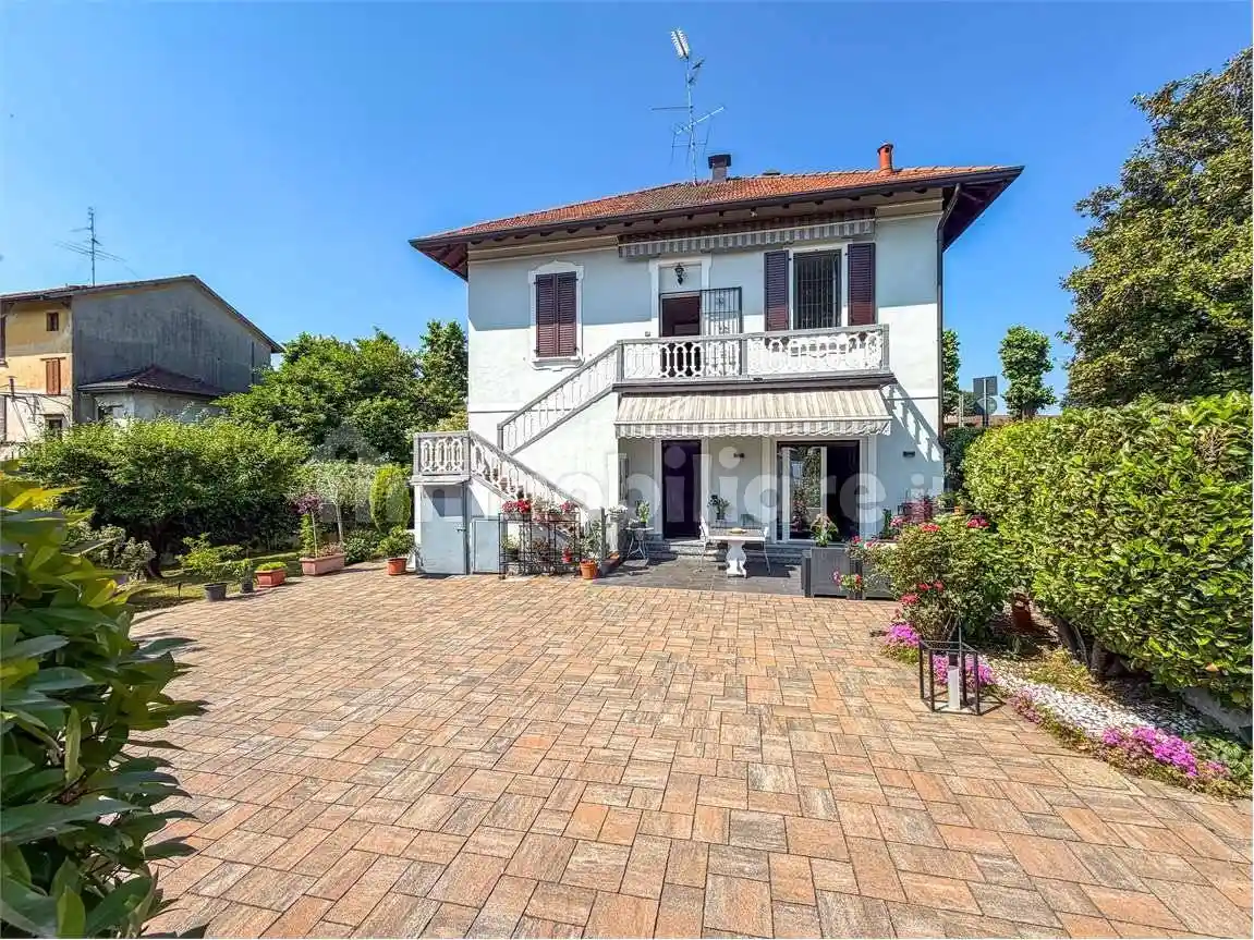 Villa in vendita a Castano Primo