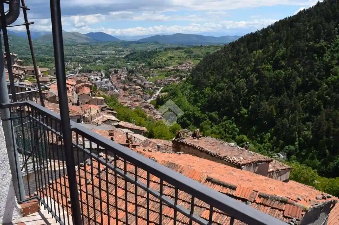 Casa indipendente in vendita a Tagliacozzo