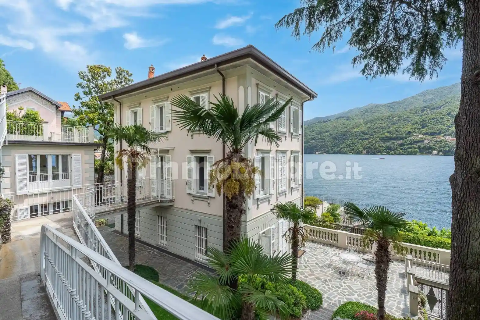Villa in vendita a Carate Urio