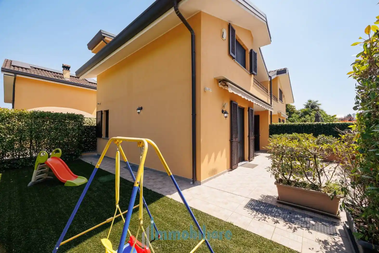 Villetta a schiera in vendita a Carugo