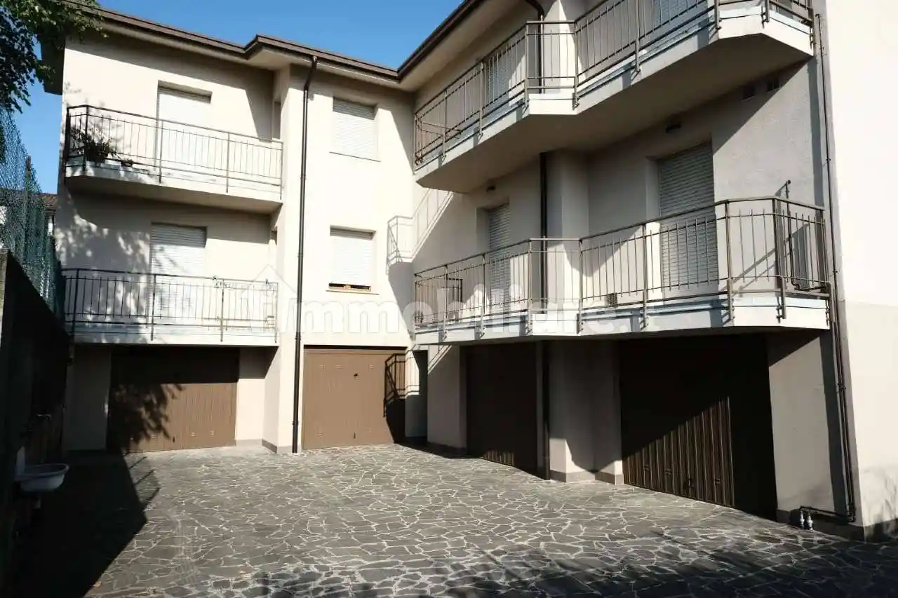 Appartamento in affitto a Ambivere