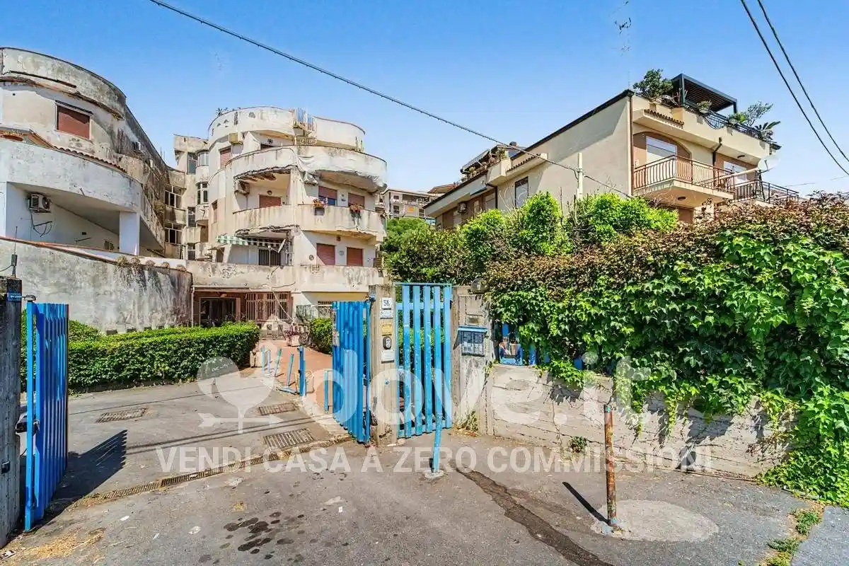 Appartamento in vendita a Aci Castello