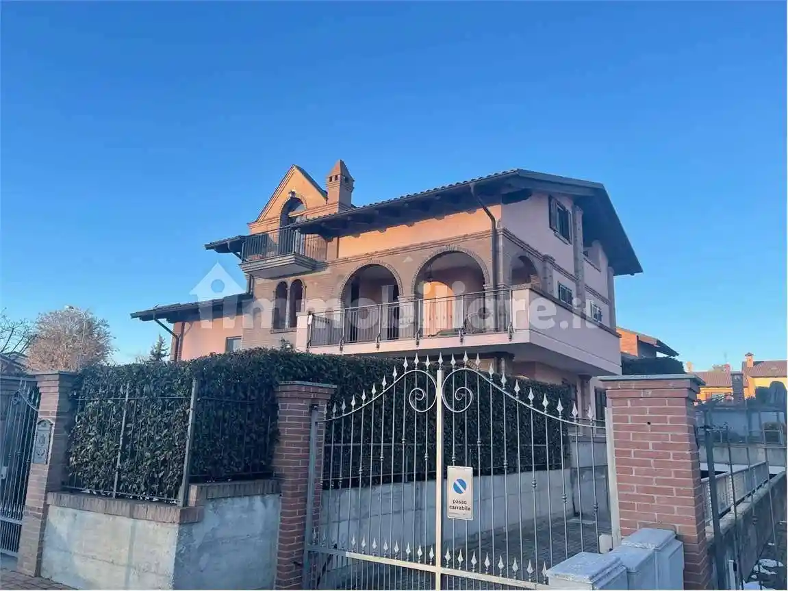 Appartamento in affitto a Cambiano