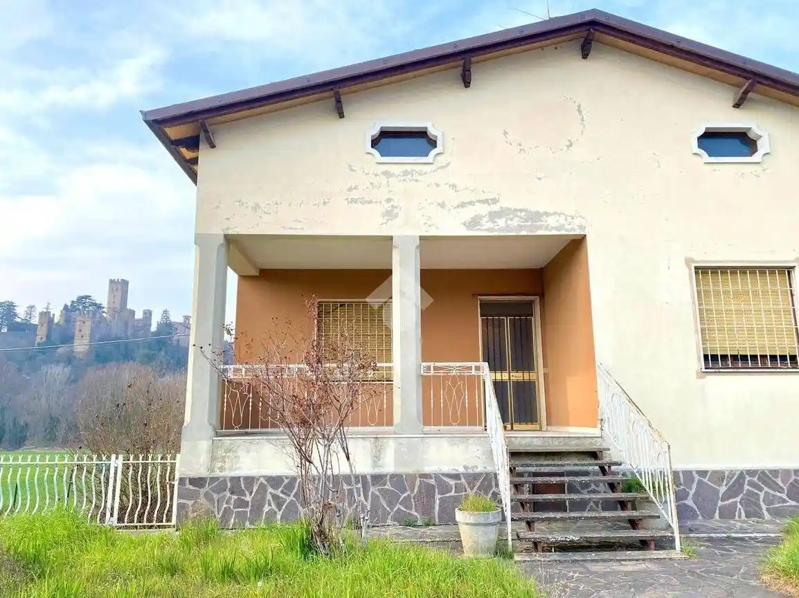 Villa in vendita a Castell'Arquato