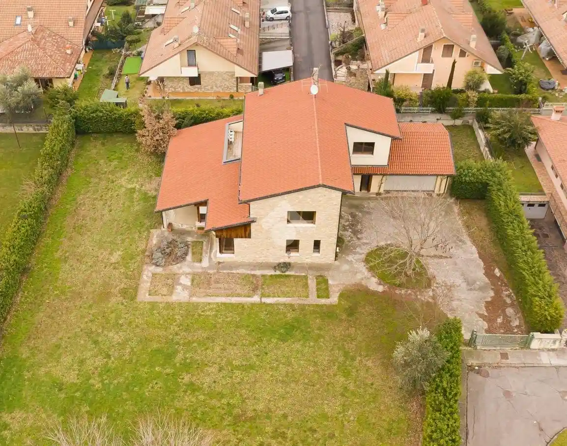 Villa in vendita a Adro