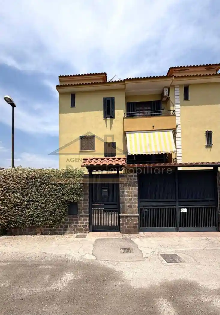 Villetta a schiera in vendita a Giugliano in Campania