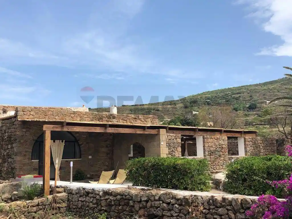 Appartamento in vendita a Pantelleria