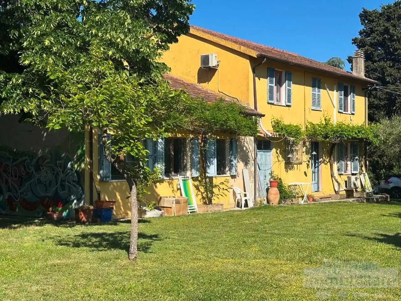Rustico - Casale in vendita a Pesaro