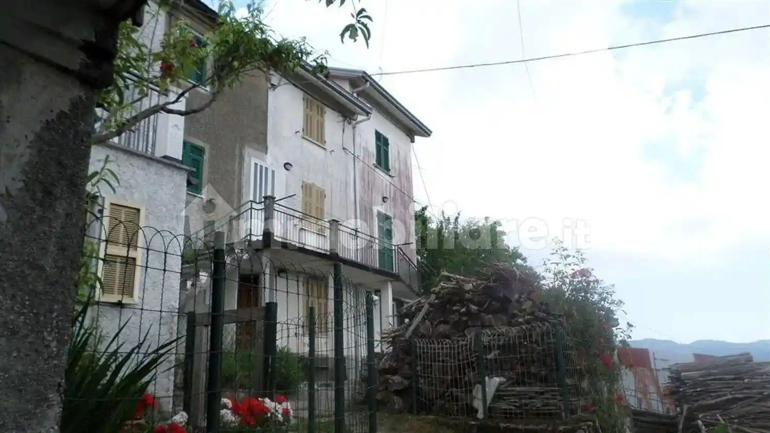 Villa in vendita a Montebruno