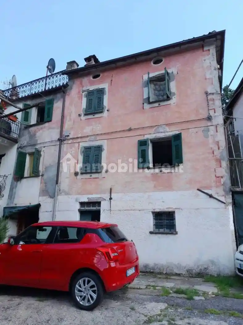 Villa in vendita a Rovegno