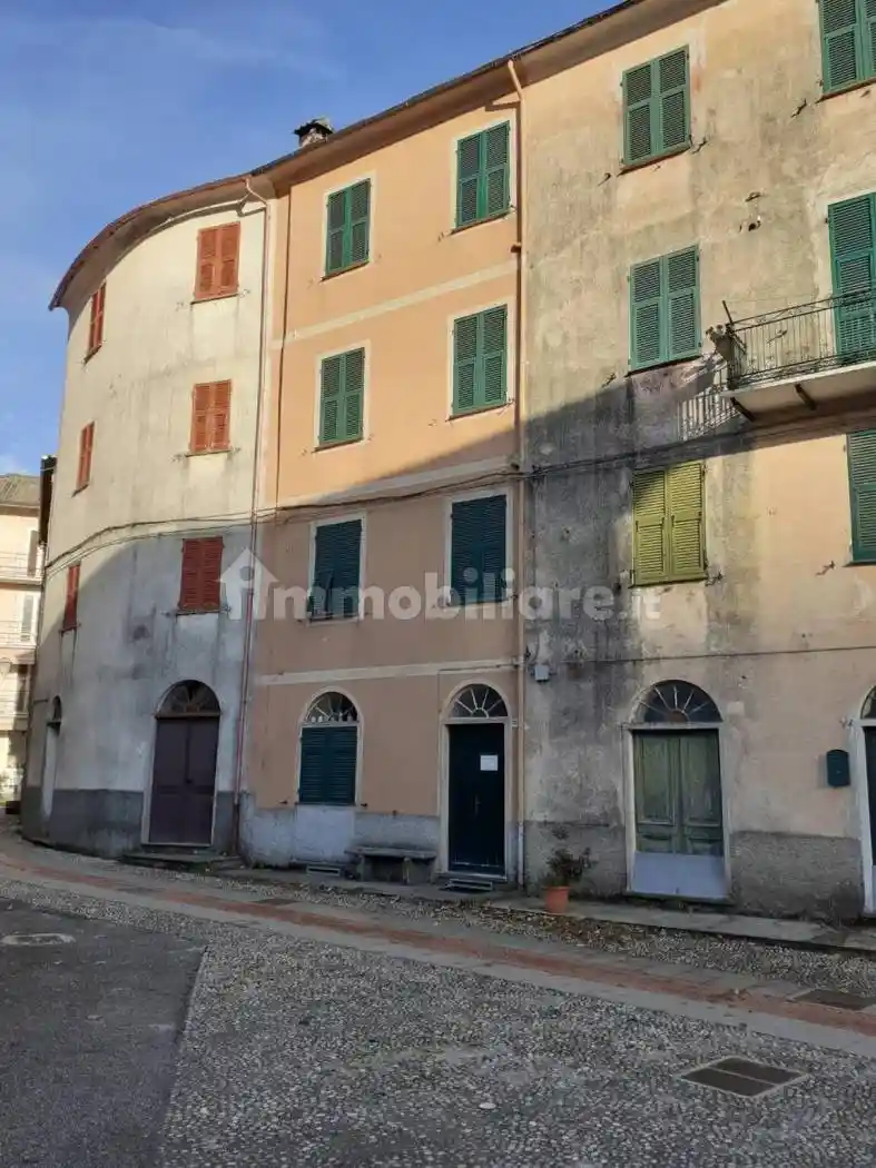 Villa in vendita a Montebruno
