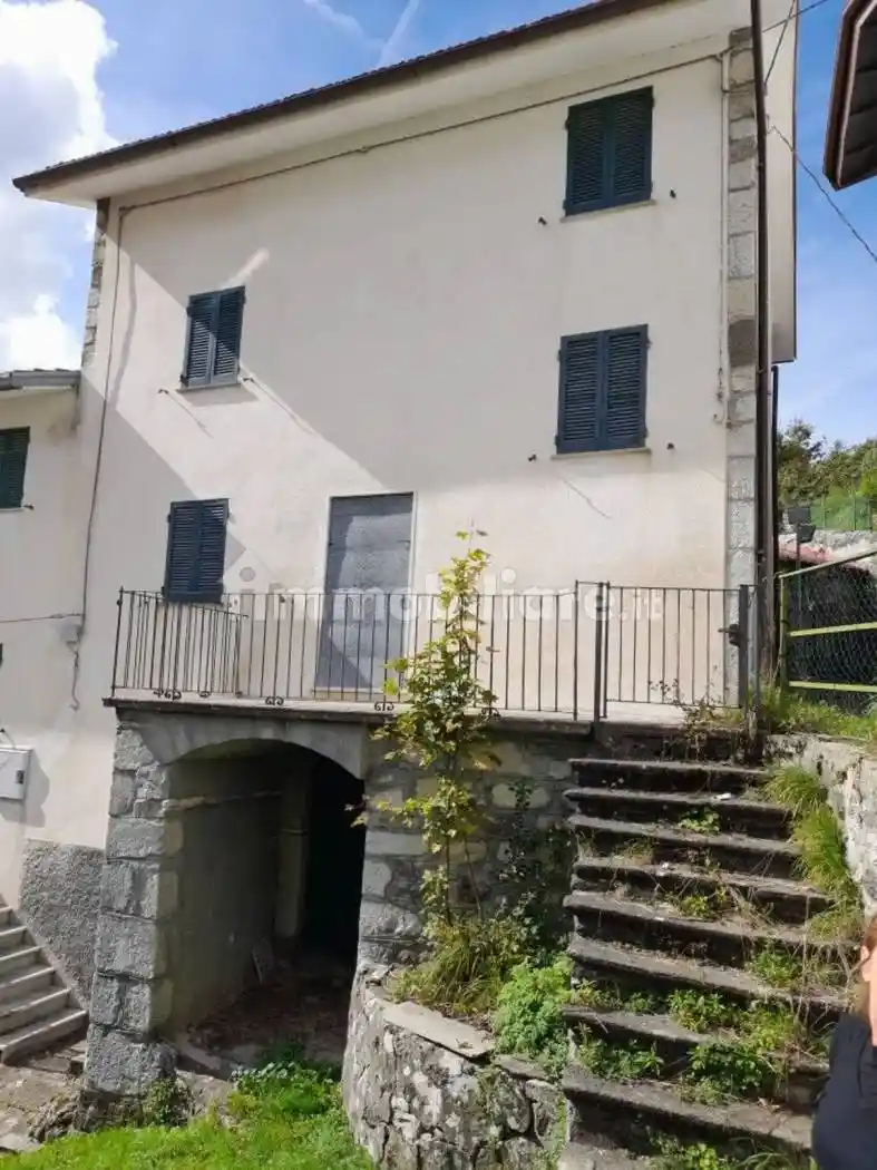 Villa in vendita a Rovegno