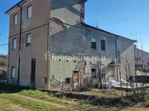 Villa in vendita a Sale delle Langhe
