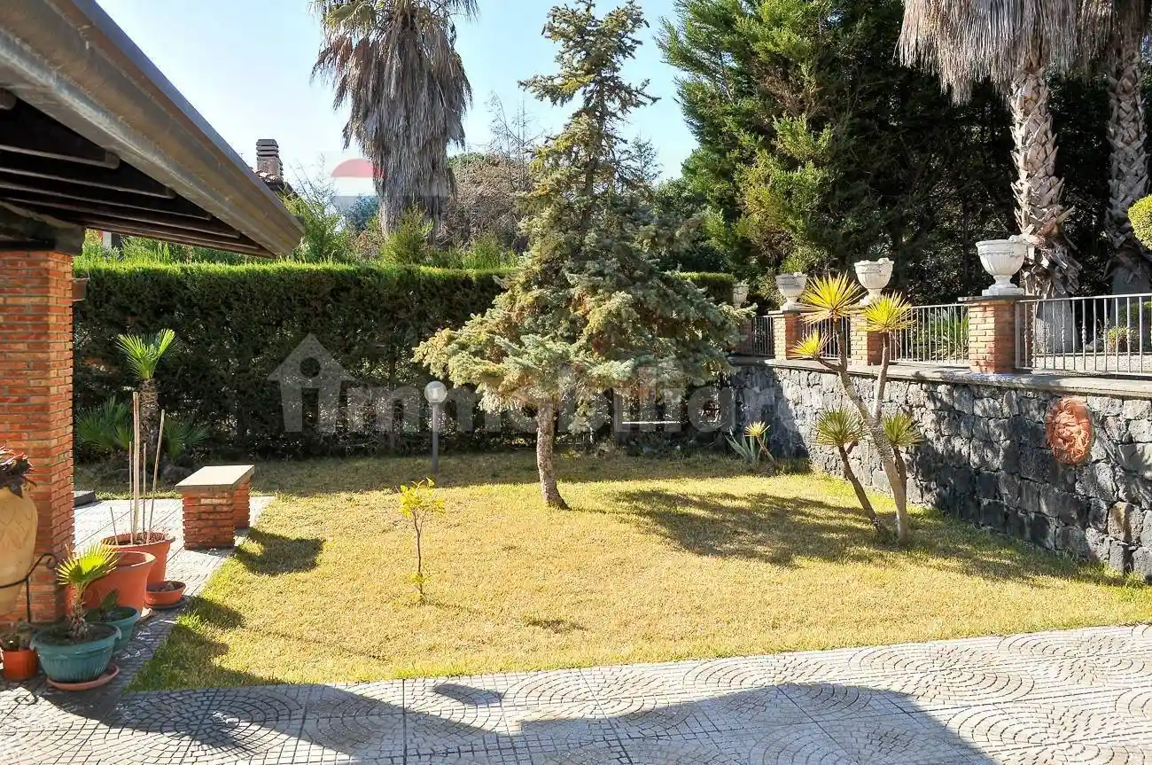 Villa in vendita a Nicolosi