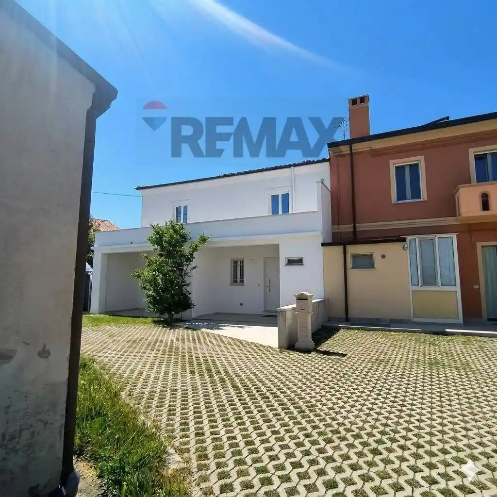 Casa indipendente in vendita a Tollo