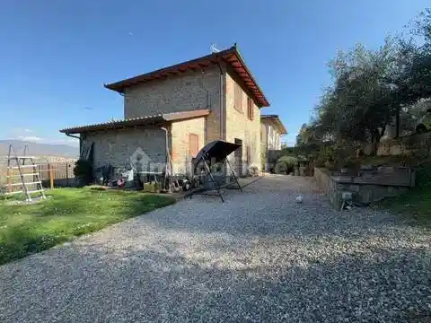 Villa in vendita a Tuoro sul Trasimeno