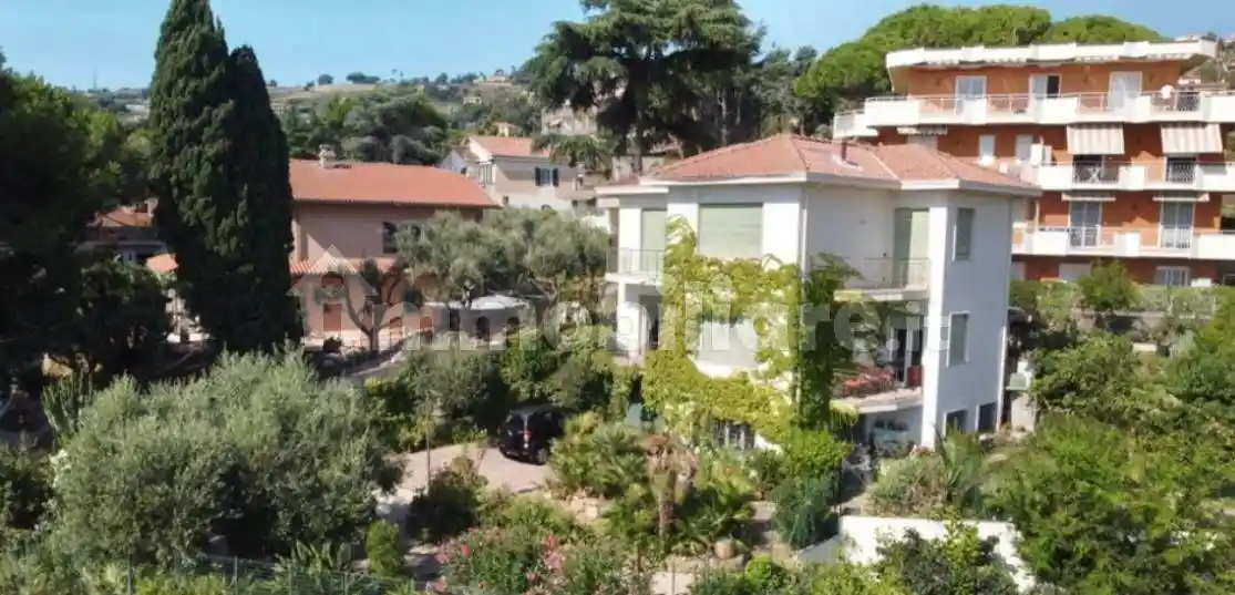 Villa in vendita a Sanremo