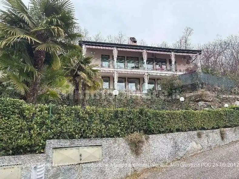 Appartamento in vendita a Porto Valtravaglia