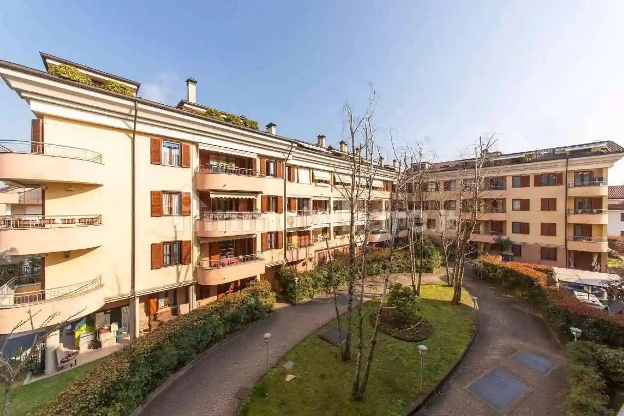 Appartamento in affitto a Arese