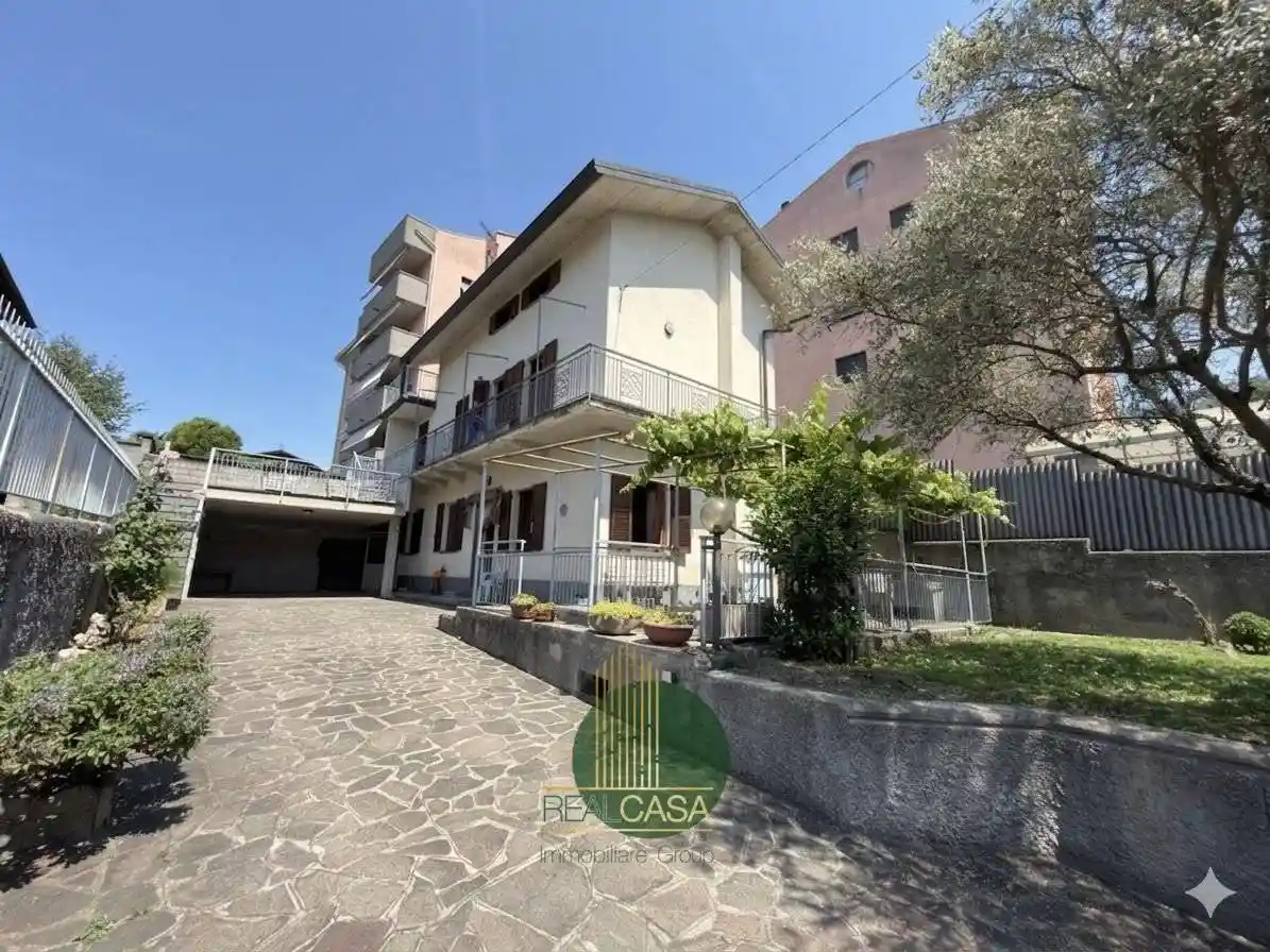 Villa in vendita a Calolziocorte