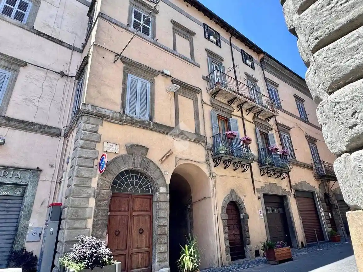 Appartamento in vendita a Caprarola