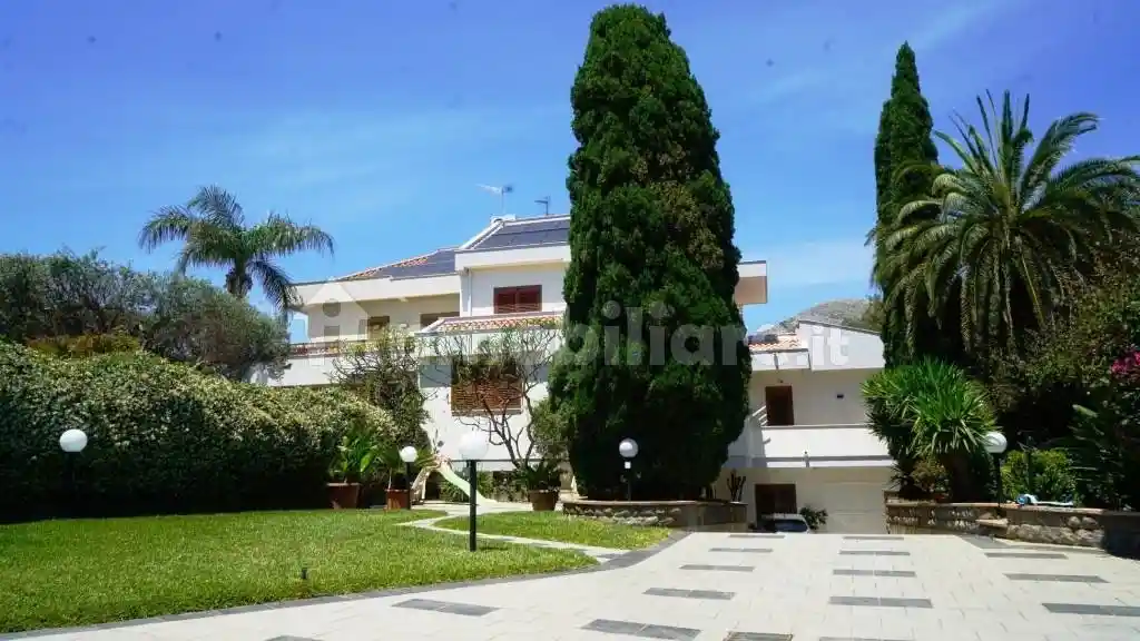 Villa in vendita a Palermo