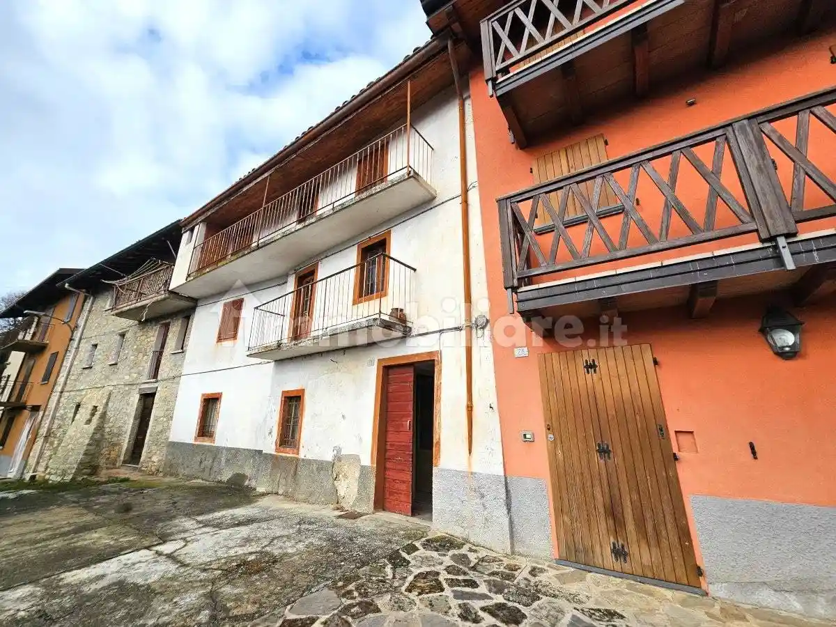 Casa indipendente in vendita a Aviatico
