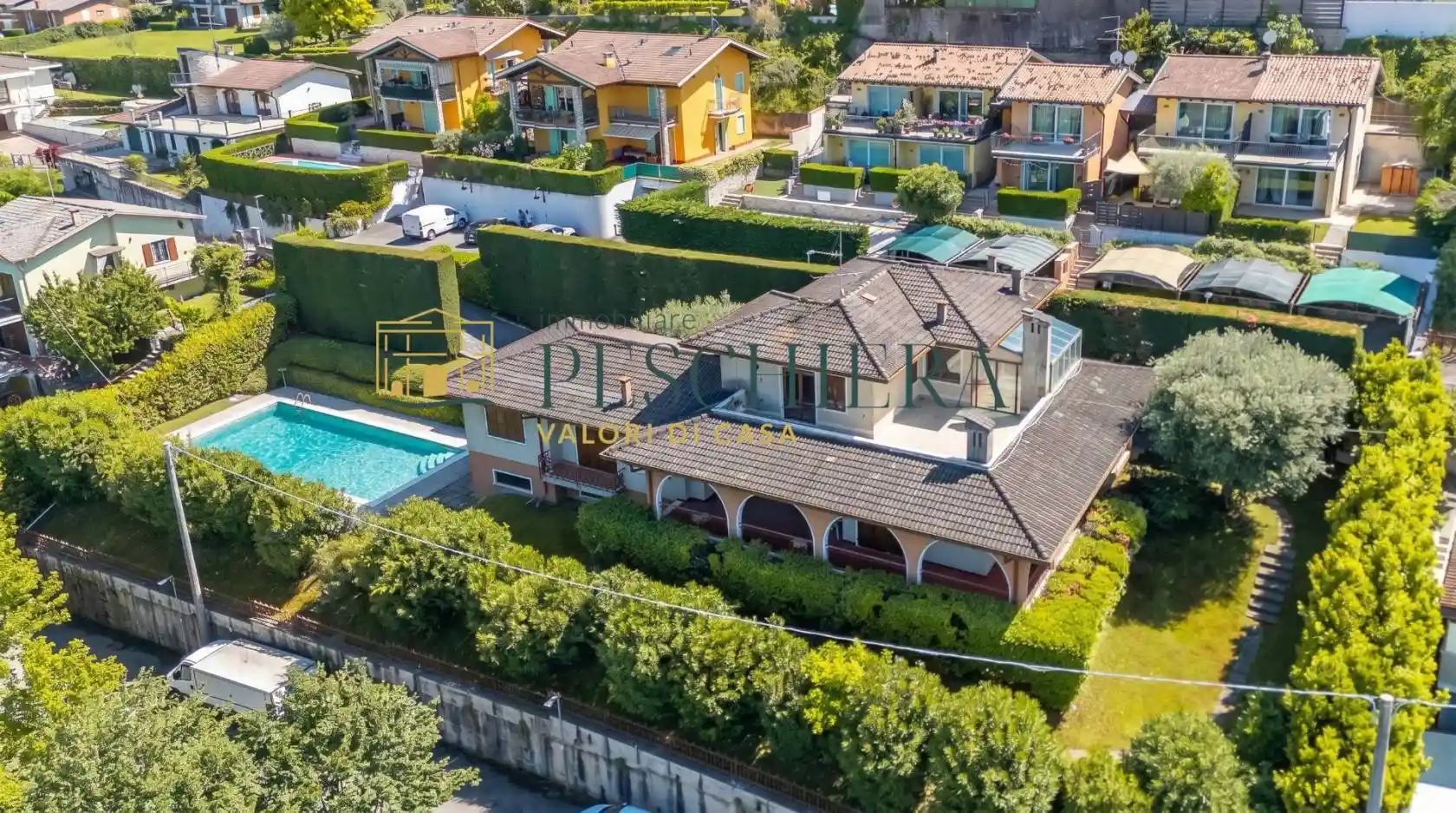Villa in vendita a Peschiera del Garda