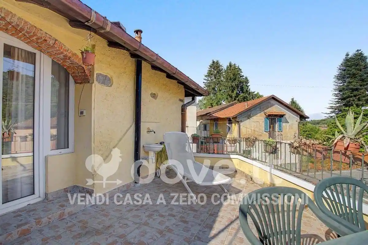 Casa indipendente in vendita a Marchirolo