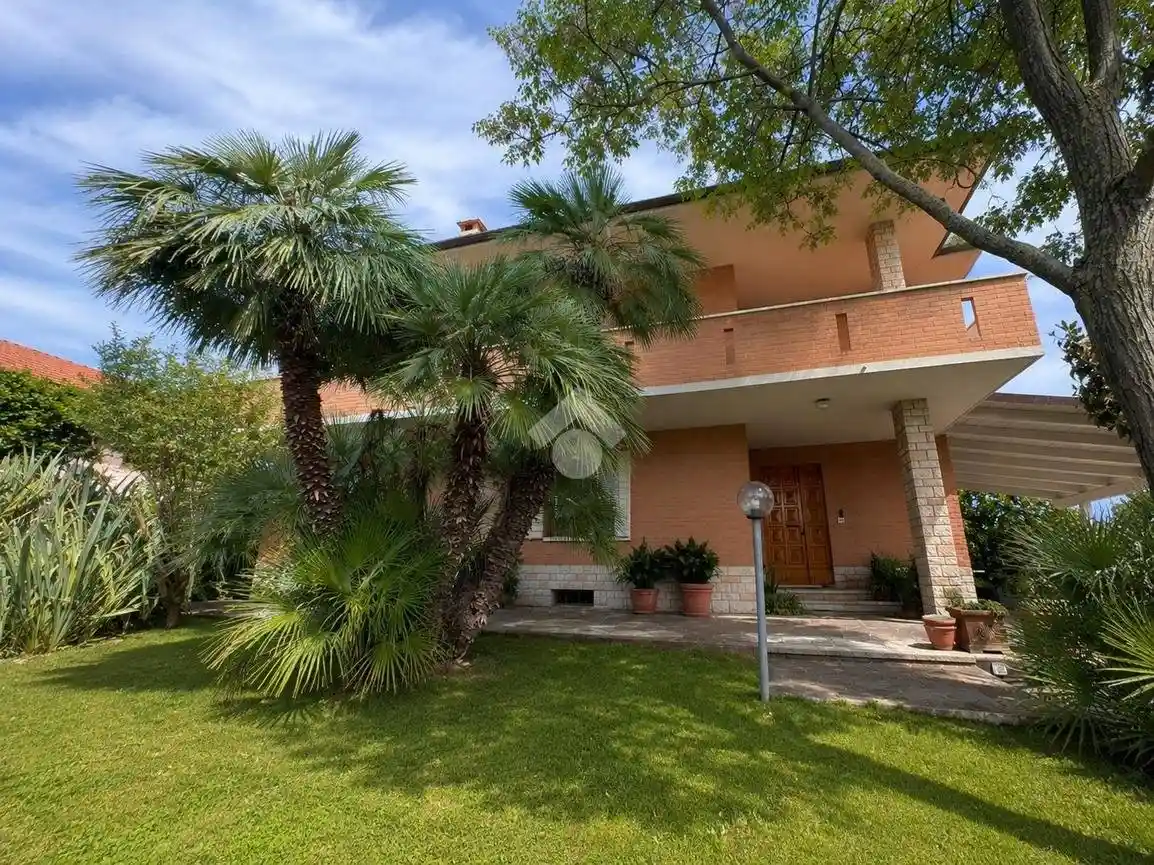 Villa in vendita a Osimo