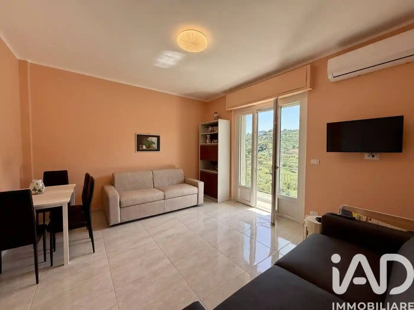 Appartamento in vendita a Diano Castello