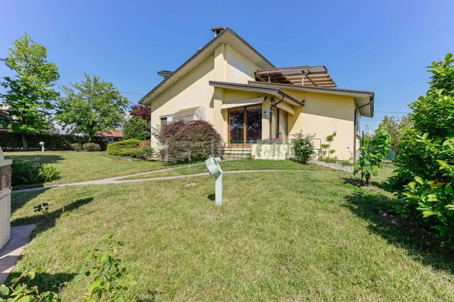 Villa in vendita a Busnago