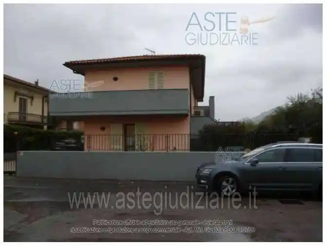 Palazzo - Stabile in vendita a Pescia