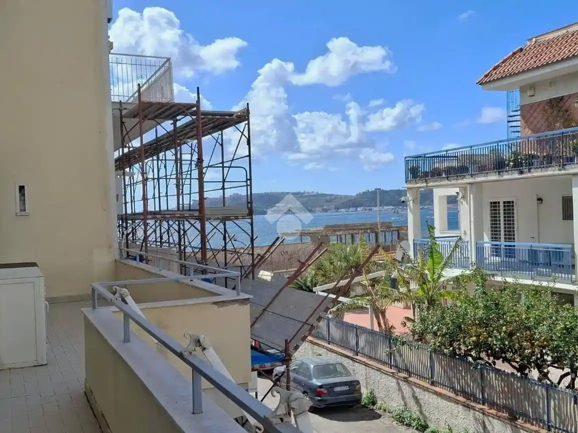 Appartamento in vendita a Pozzuoli
