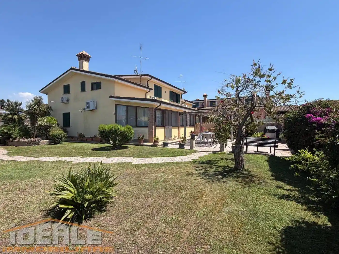 Villa in vendita a Pomezia