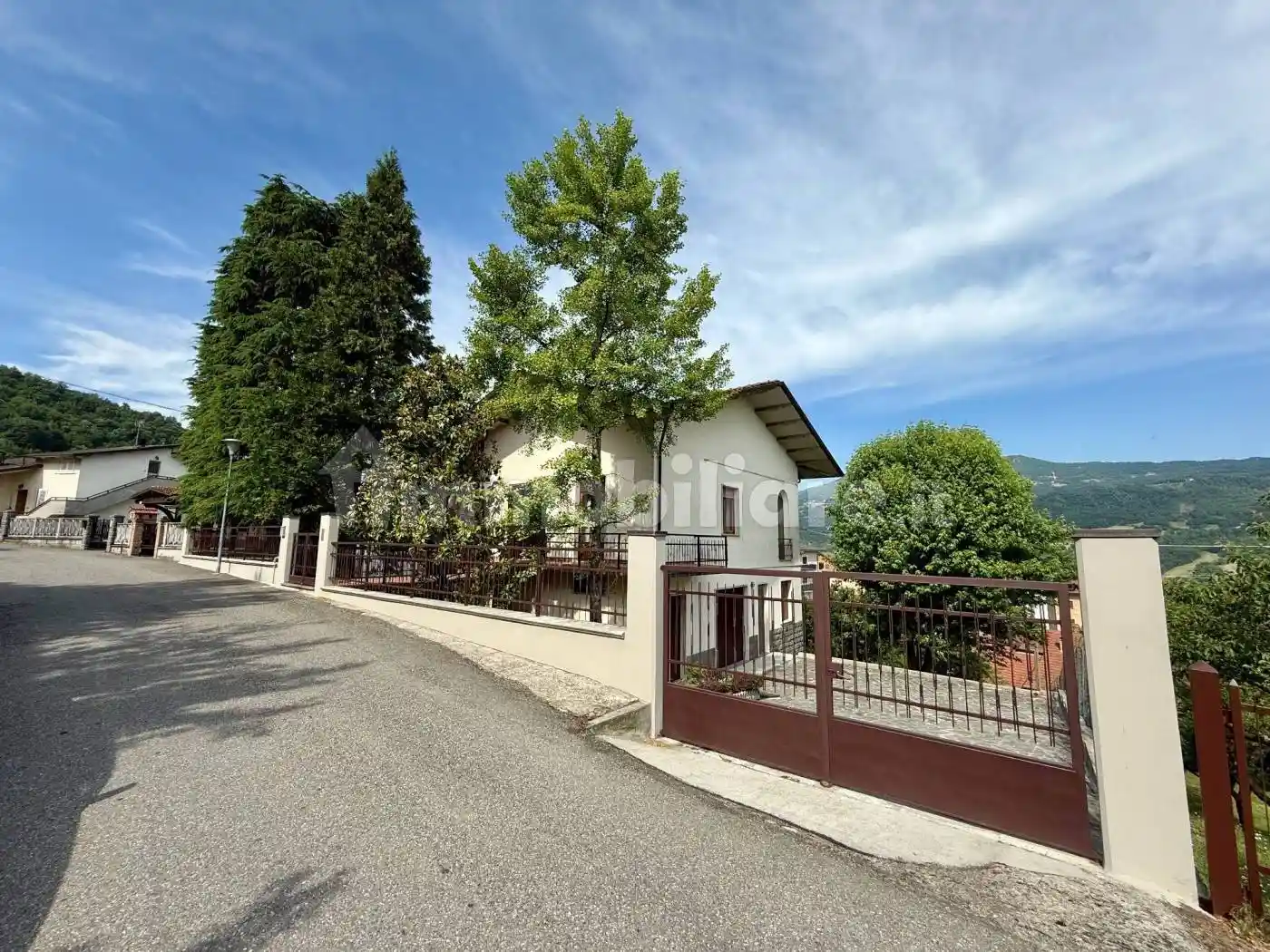 Villa in vendita a Varsi