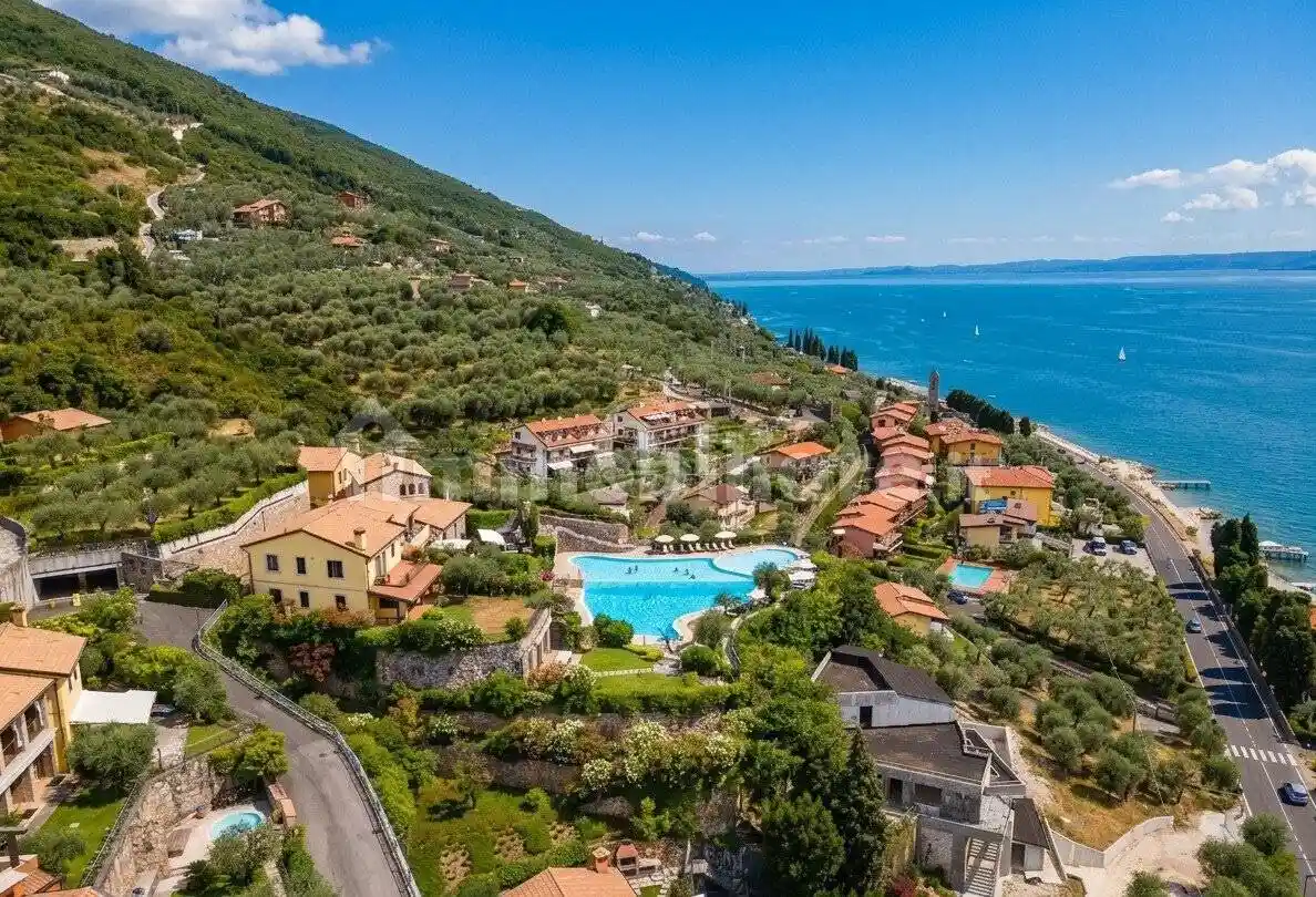 Villa in vendita a Brenzone sul Garda