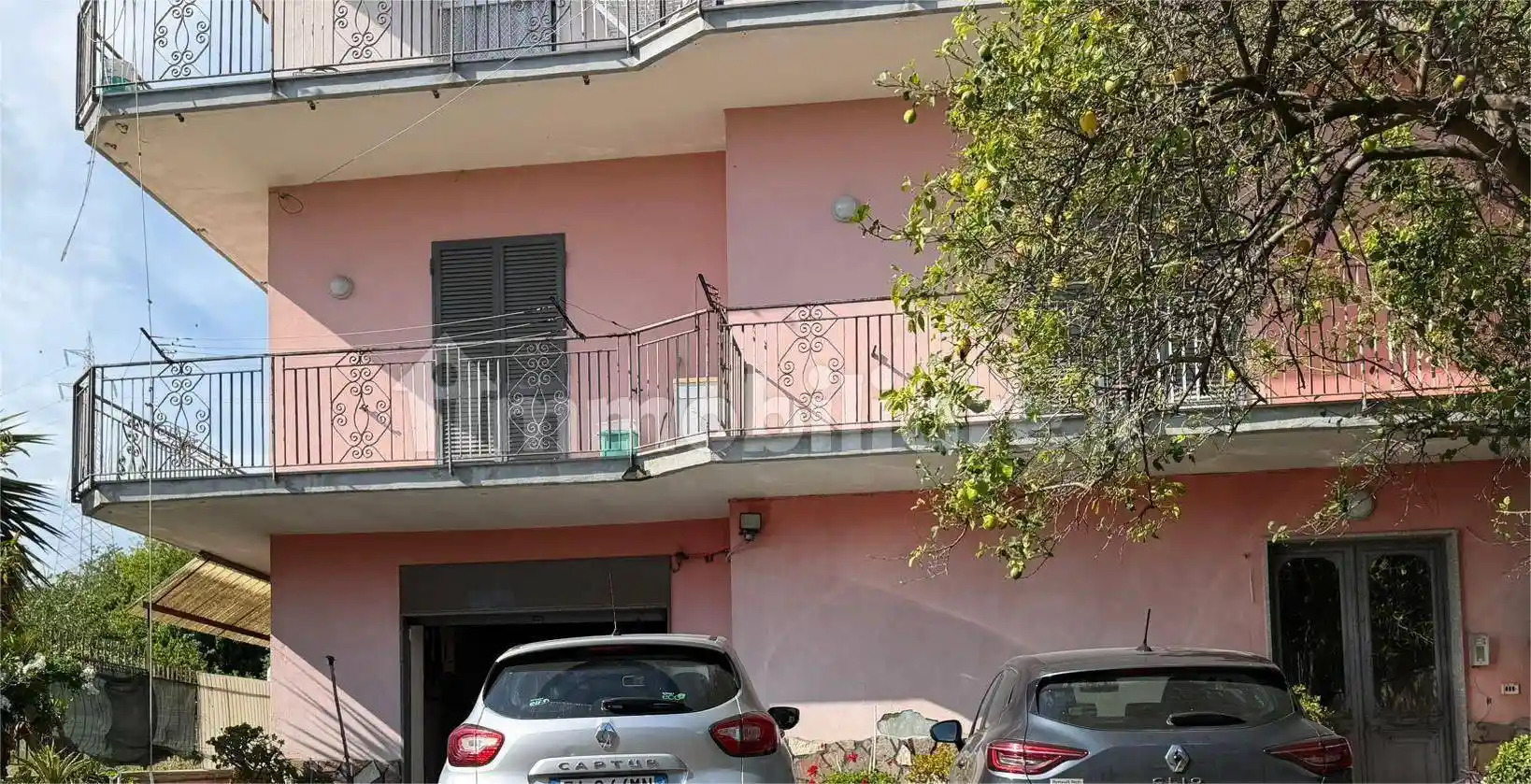 Palazzo - Edificio in vendita a Quarto