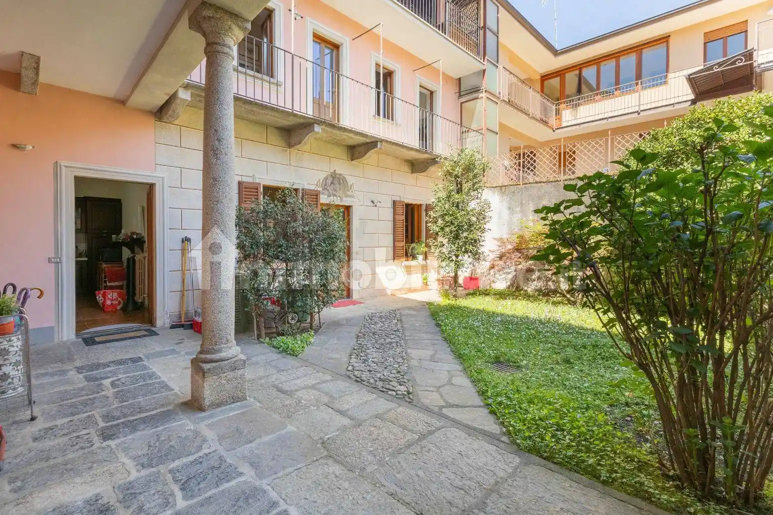 Villa in vendita a Ameno