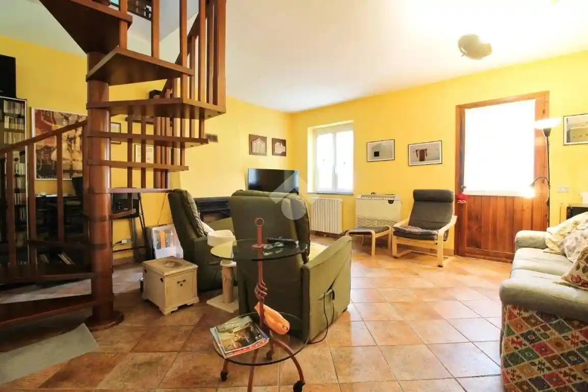 Casa indipendente in vendita a Cava Manara