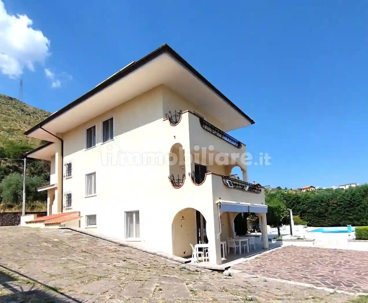 Villa - foto 2