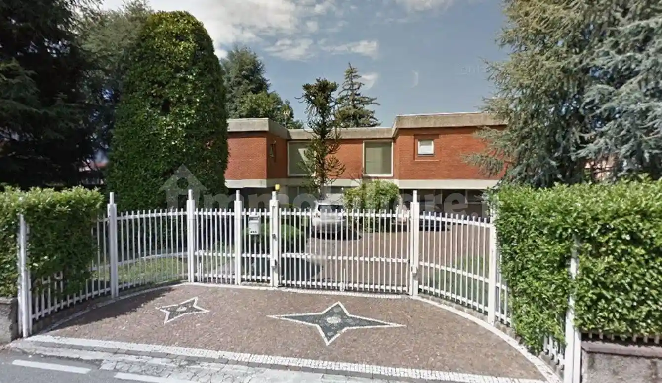 Villa in vendita a Villa d'Adda