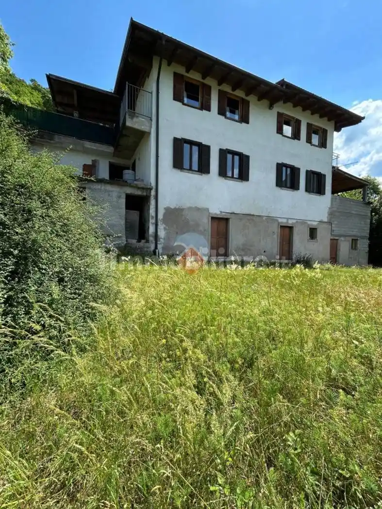 Casa indipendente in vendita a Ala
