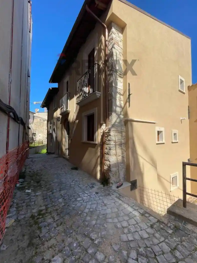 Casa indipendente in vendita a L'Aquila
