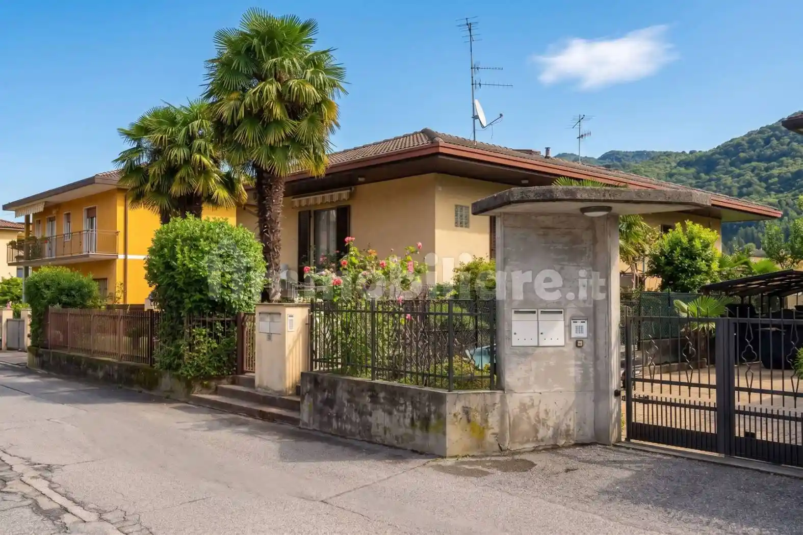 Casa indipendente in vendita a Porto Ceresio