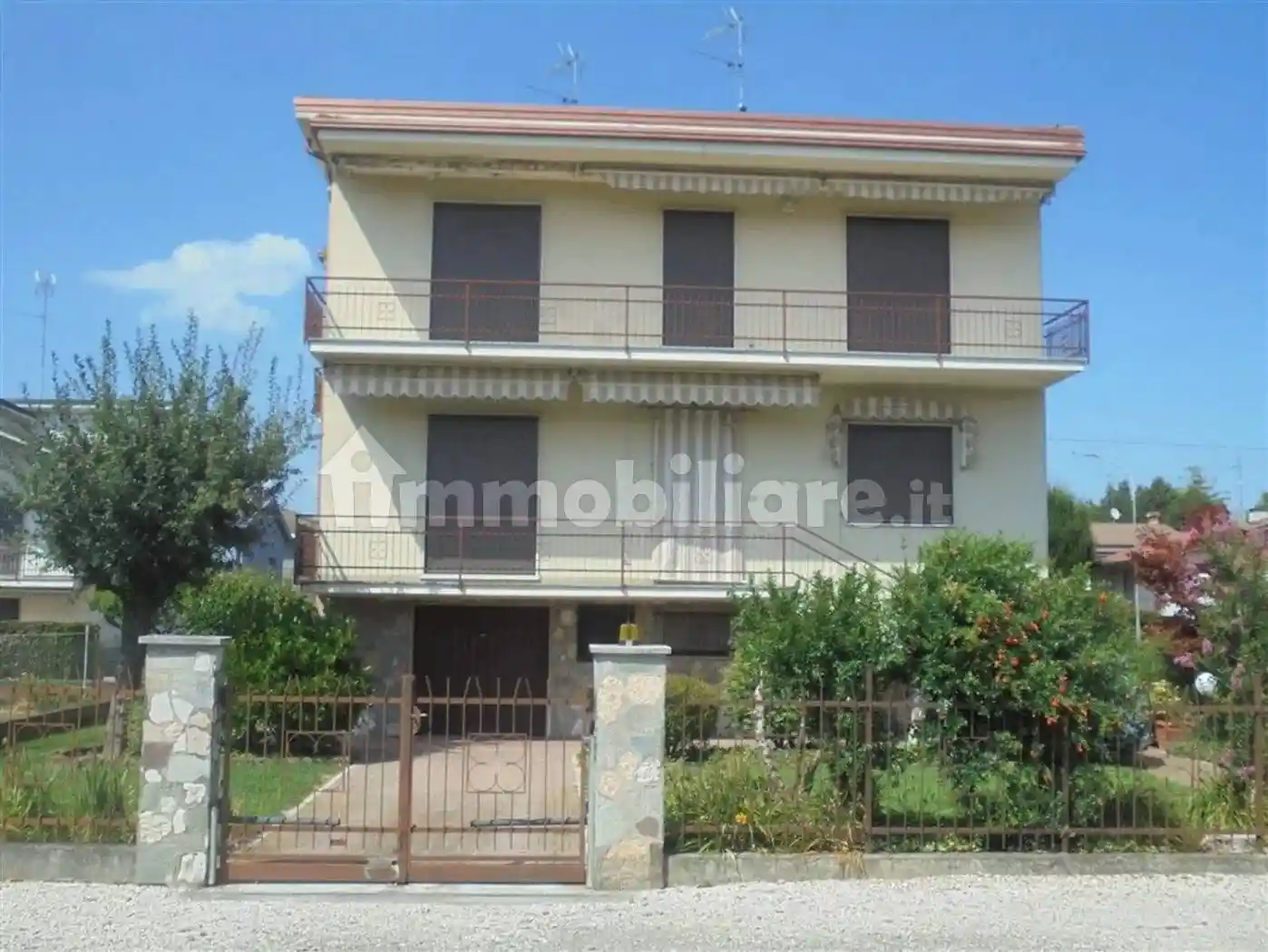 Villa in vendita a Castelvetro Piacentino
