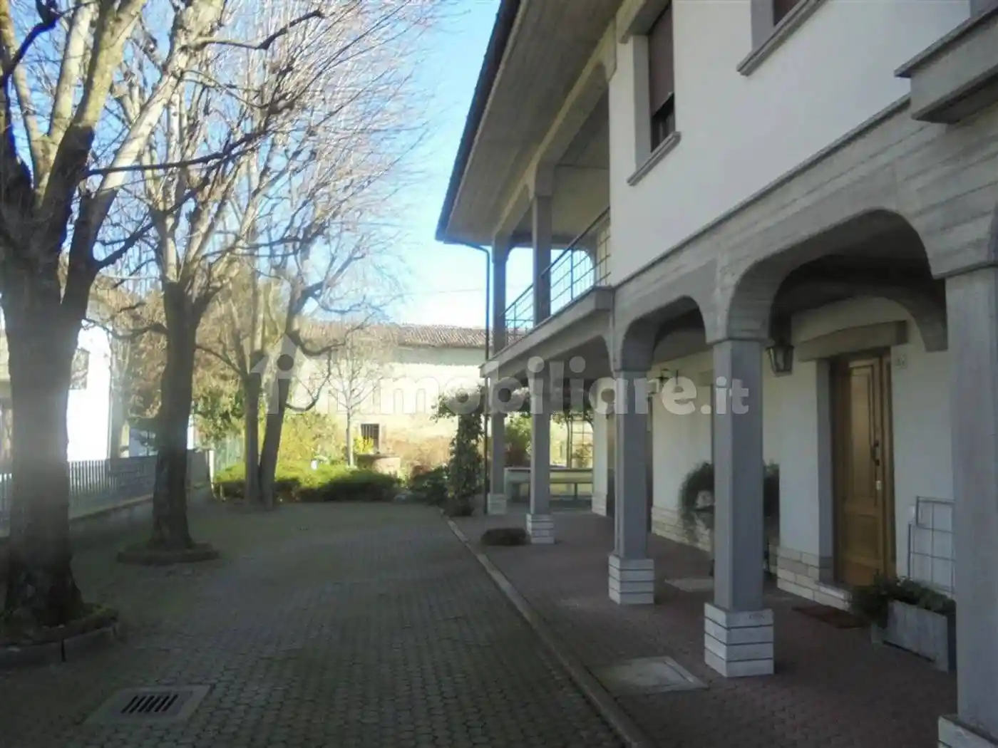 Villa in vendita a Monticelli d'Ongina