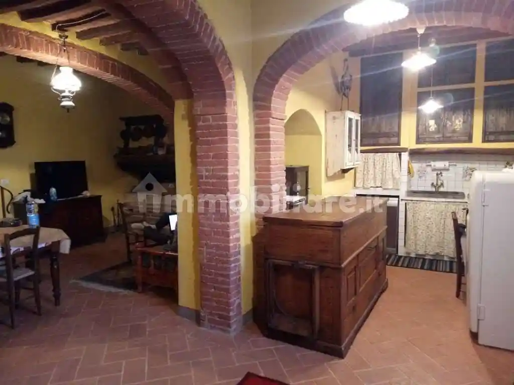 Rustico - Casale in vendita a Lucignano