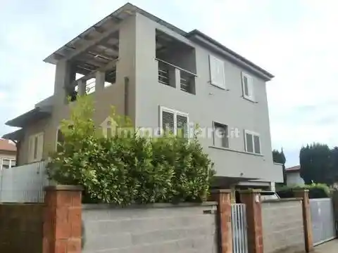 Villa in vendita a Cecina